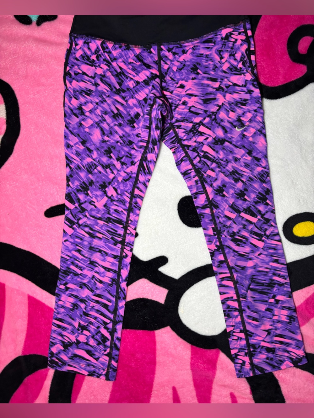 Nike Dri-Fit Capri Leggings - Picture 2 of 11